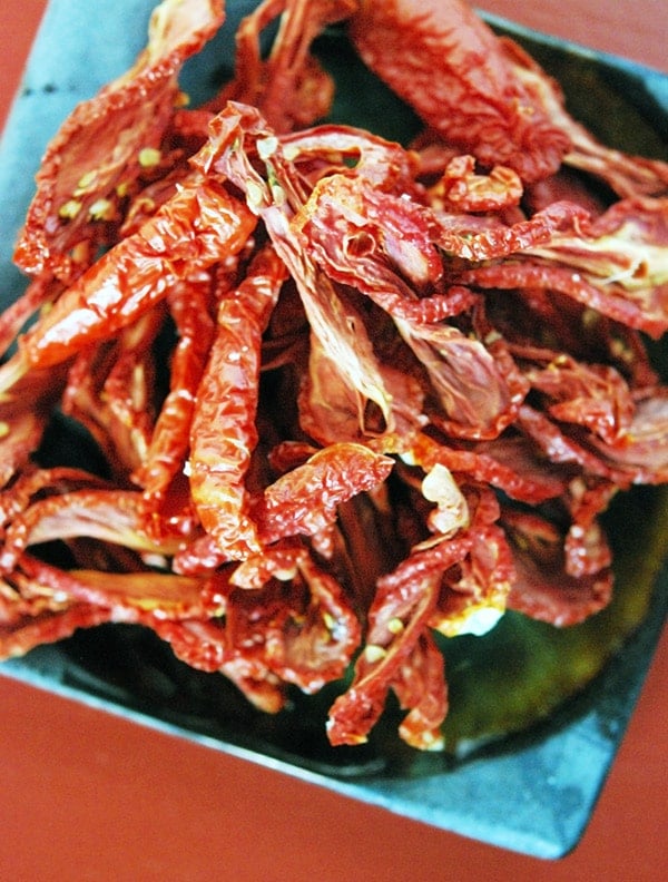 Drying tomatoes on a platter