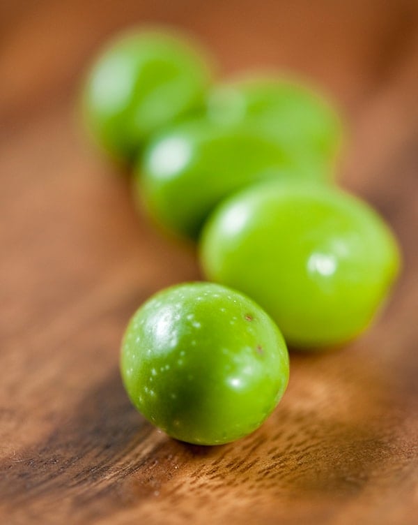 Frieda Loves Bread: Kitchen Tip: Slicing Olives Quickly