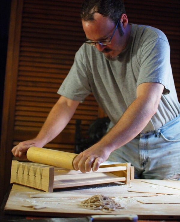 rolling spaghetti alla chitarra