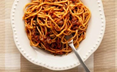 Meatless spaghetti sauce with pasta in a bowl