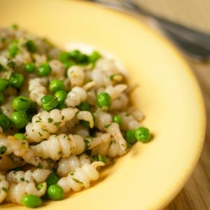 Finished crosnes recipe, with peas