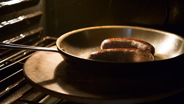 bangers sausage recipe, roasting in the oven