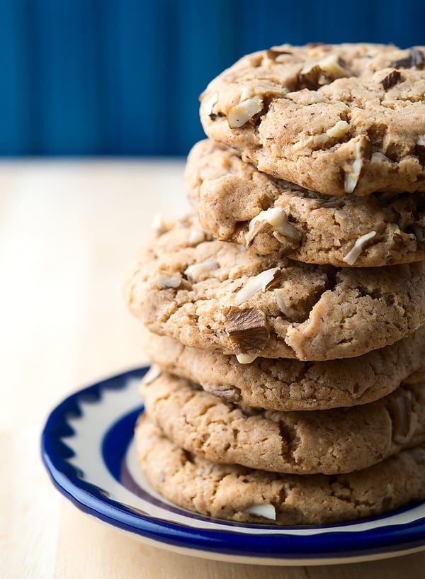 A stack of butternut cookies 