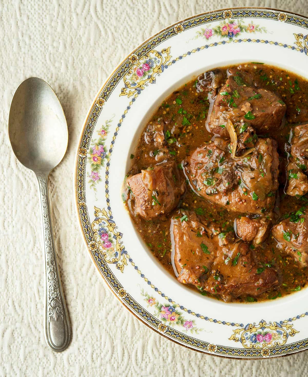 A bowl of carbonnade flamande.