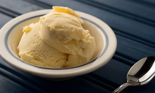 https://honest-food.net/wp-content/uploads/2014/11/paw-paw-ice-cream-recipe-500x302.jpg