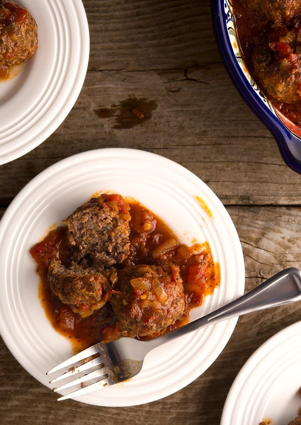 A plate of albondigas al chipotle