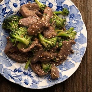 venison and broccoli on Chinese plate