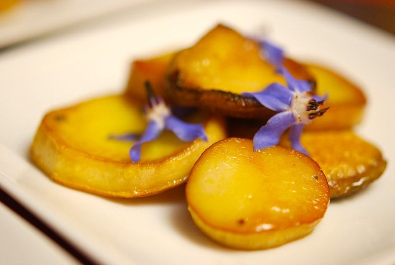 finished fried king oyster mushrooms on the plate