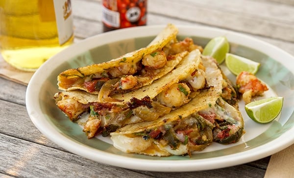 A plate of tacos gobernador