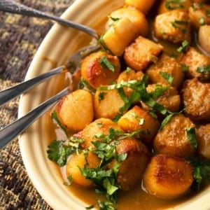 Closeup view of garlic butter scallops