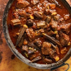 Closeup of the bamia recipe in a bowl