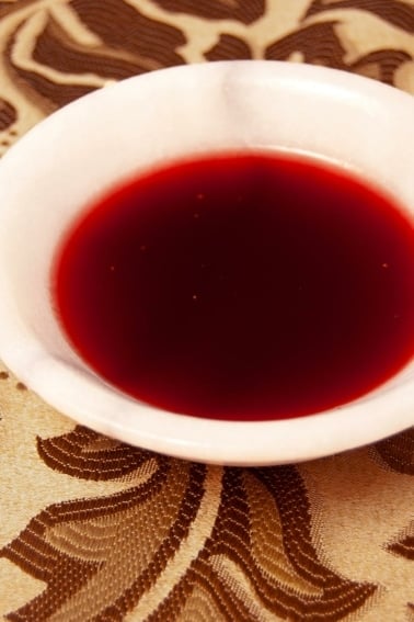 A bowl of fig syrup.