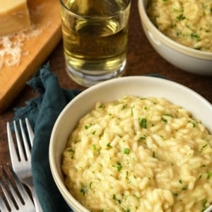 Close up of a bowl of garlic parmesan risotto.