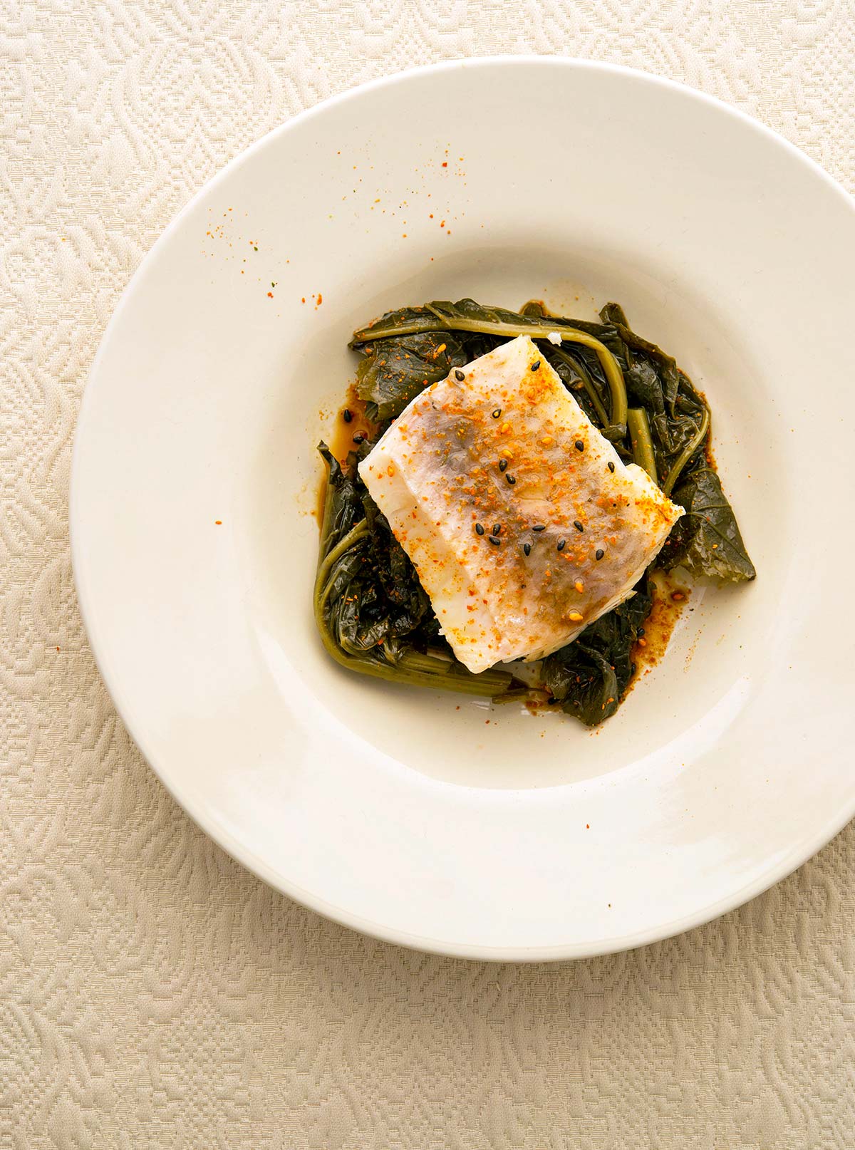 FILETS DE POISSON POCHÉS AU VIN BLANC [Fish Filets Poached in