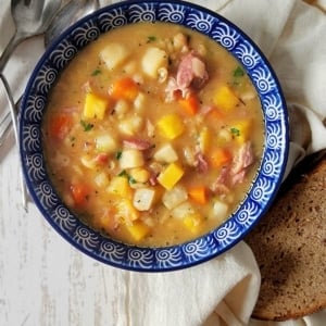 Swedish pea soup, artsoppa, in a bowl.